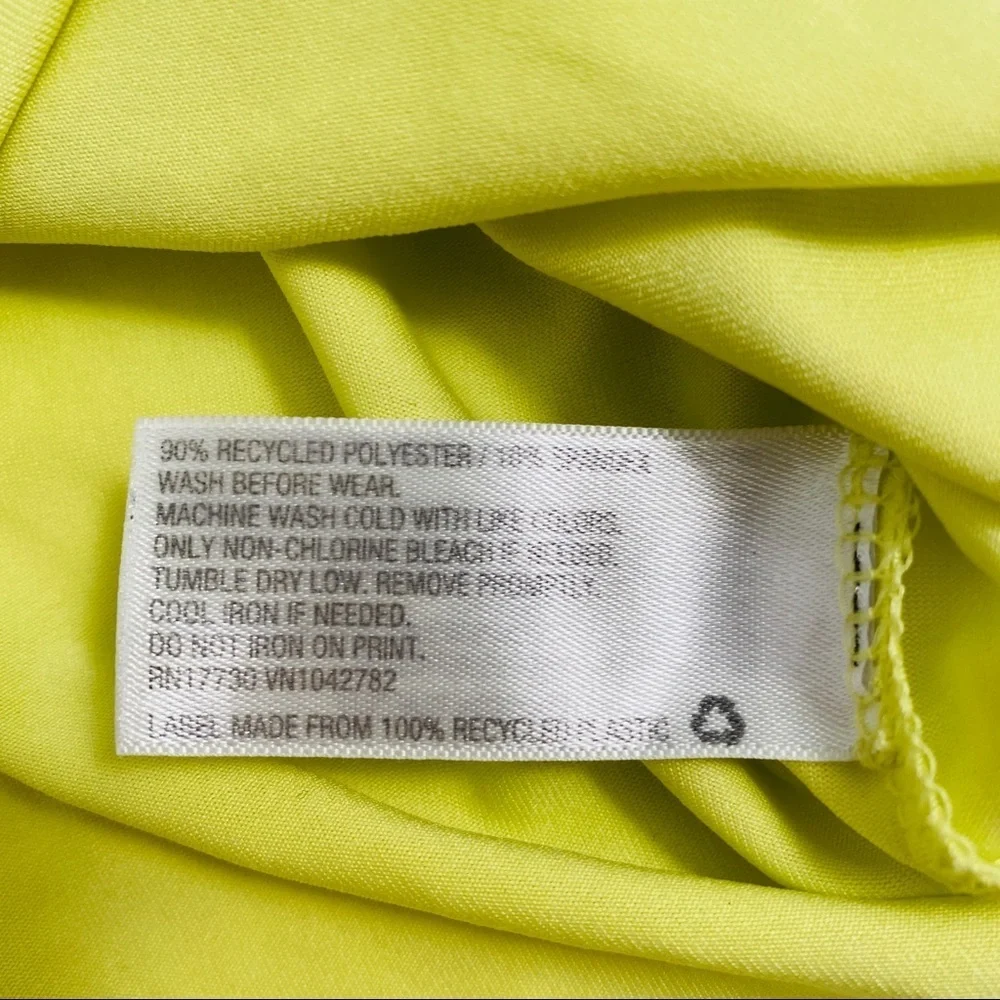 Cat and Jack neon yellow rash guard M = 8/10